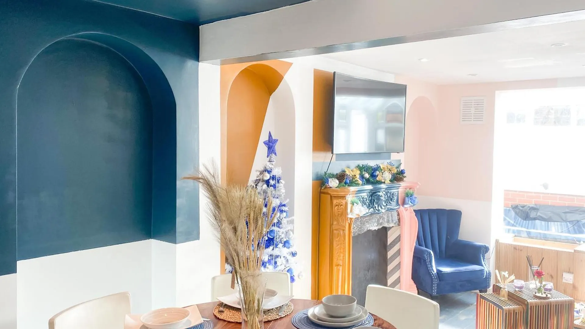 Big House With En-Suites A Big Garden And Hot-Tub Near Tower Bridge London